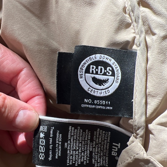 Aritzia Super Puff in regular length - Picture 8 of 10